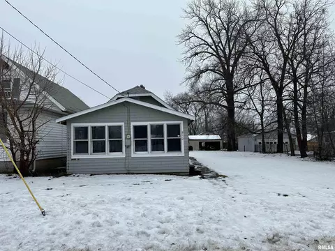 910 E Marietta Ave, Peoria Heights, IL 61616