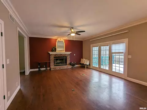 Living - 703 S Brookfield Dr, Dunlap, IL 61525 photo 3 of 11