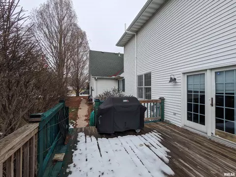 Exterior - 703 S Brookfield Dr, Dunlap, IL 61525 photo 5 of 14
