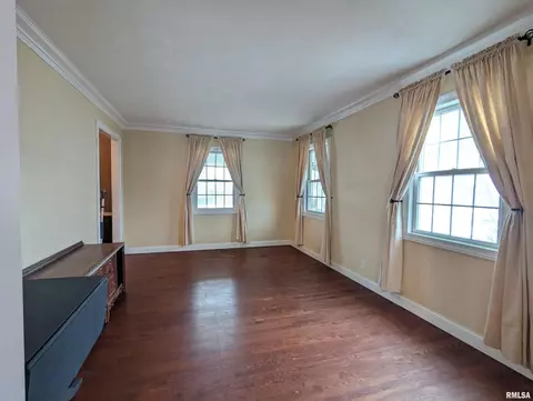 Living - 703 S Brookfield Dr, Dunlap, IL 61525 photo 1 of 11