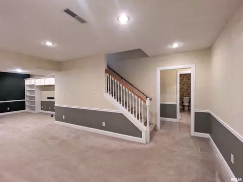 Living - 703 S Brookfield Dr, Dunlap, IL 61525 photo 8 of 11