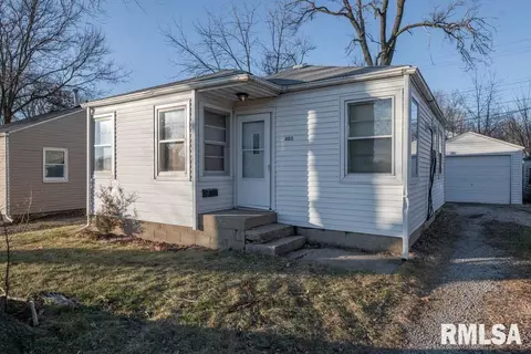 805 E Fairoaks Ave, Peoria, IL 61603