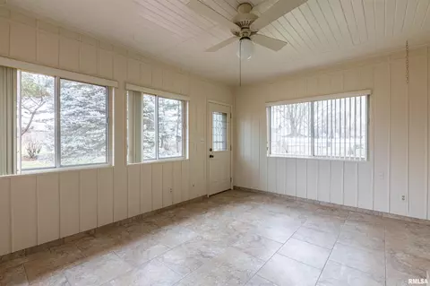 1607 Summit Dr, Pekin, IL 61554 photo 11