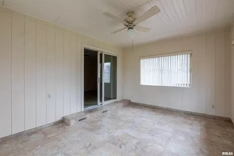 1607 Summit Dr, Pekin, IL 61554 photo 12