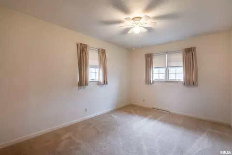 1607 Summit Dr, Pekin, IL 61554 photo 15