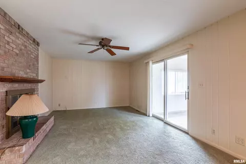 1607 Summit Dr, Pekin, IL 61554 photo 9