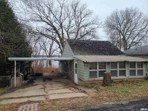 12324 N Riverview Rd, Chillicothe, IL 61523