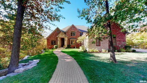 1837 Autumn Rdg, Washington, IL 61571