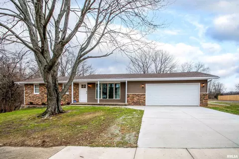 400 Linden St, Pekin, IL 61554
