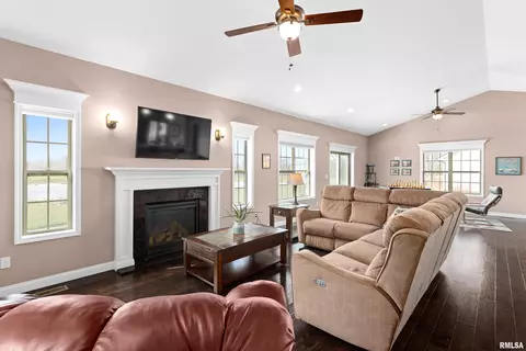 5019 S Cameron Ln, Mapleton, IL 61547 photo 9