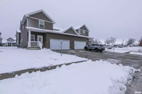1433 Eagle Ave, Washington, IL 61571 photo 2