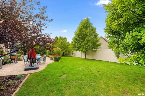 709 S Sara Ct, Dunlap, IL 61525 photo 4