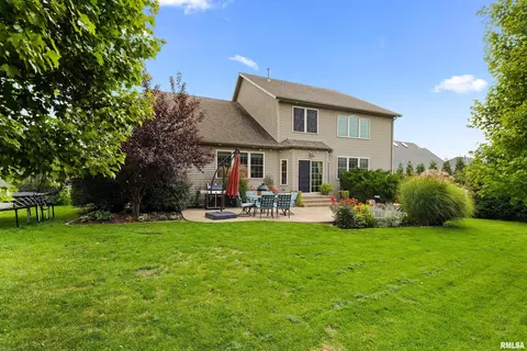 709 S Sara Ct, Dunlap, IL 61525 photo 3