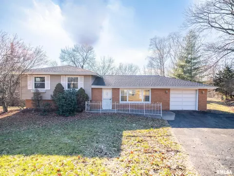 4406 W Middle Rd, Peoria, IL 61607