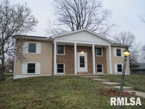 2214 NW Michelle Ct, Bartonville, IL 61607