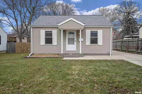 407 W Birchwood Ave, Peoria, IL 61614