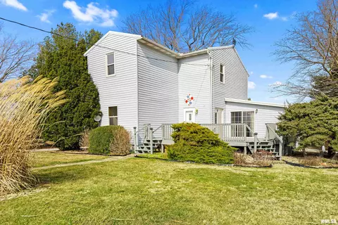 500 W 3rd Ave, Deer Creek, IL 61733