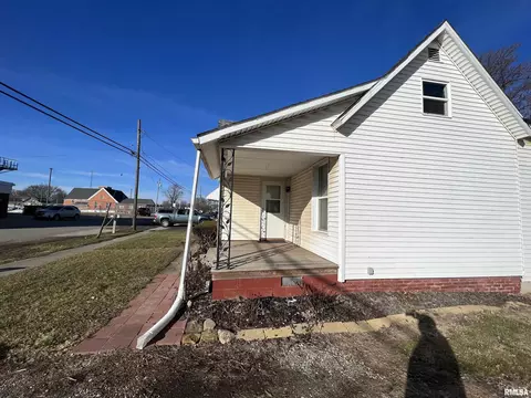 662 E Washington St, Cuba, IL 61427 photo 2