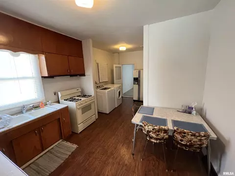 662 E Washington St, Cuba, IL 61427 photo 8