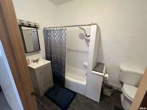 662 E Washington St, Cuba, IL 61427 photo 10