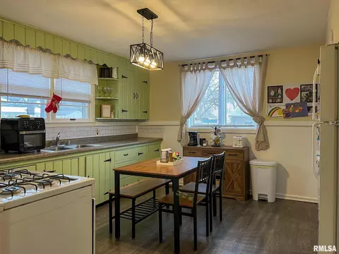 1234 N 2nd St, Chillicothe, IL 61523 photo 5