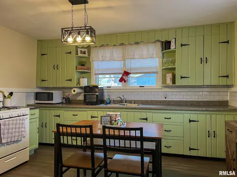 1234 N 2nd St, Chillicothe, IL 61523 photo 6
