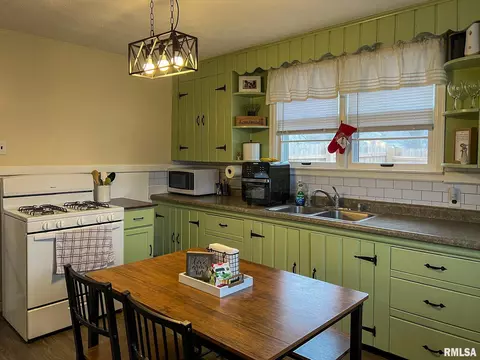 1234 N 2nd St, Chillicothe, IL 61523 photo 4