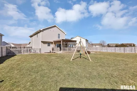 Exterior - 1400 Jadens Way, Washington, IL 61571 photo 10 of 13