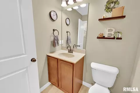Bath - 1400 Jadens Way, Washington, IL 61571 photo 4 of 4