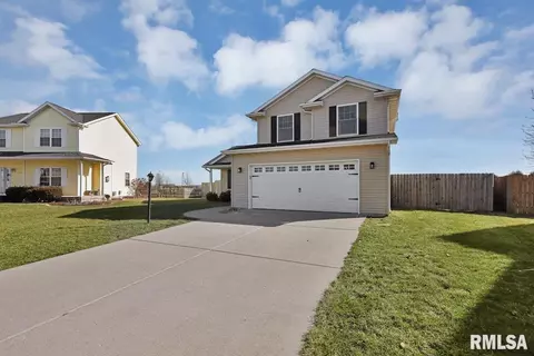Exterior - 1400 Jadens Way, Washington, IL 61571 photo 4 of 13