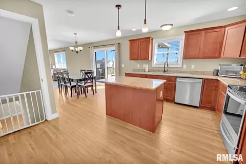 Kitchen - 1400 Jadens Way, Washington, IL 61571 photo 2 of 5