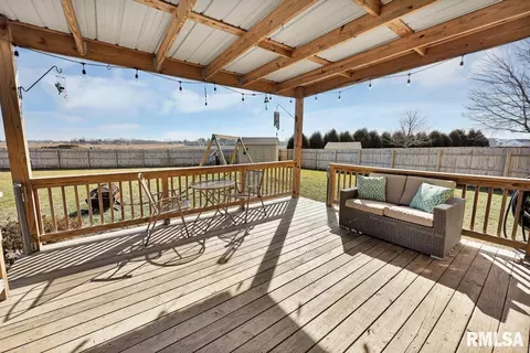 Exterior - 1400 Jadens Way, Washington, IL 61571 photo 6 of 13