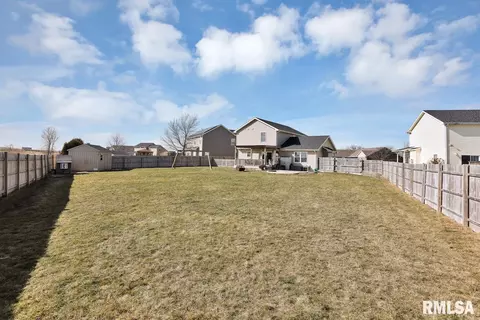 Exterior - 1400 Jadens Way, Washington, IL 61571 photo 11 of 13