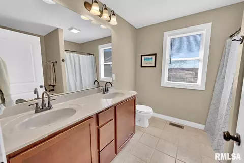 Bath - 1400 Jadens Way, Washington, IL 61571 photo 1 of 4