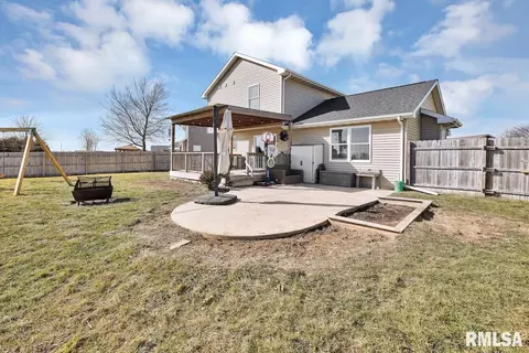 Exterior - 1400 Jadens Way, Washington, IL 61571 photo 9 of 13