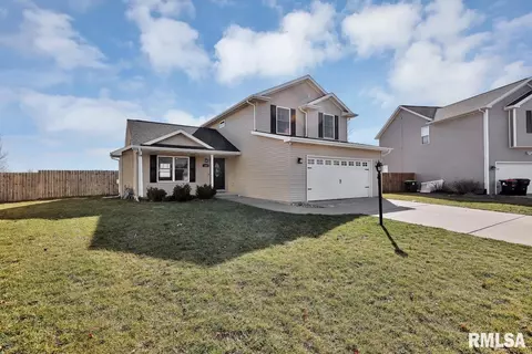 Exterior - 1400 Jadens Way, Washington, IL 61571 photo 3 of 13