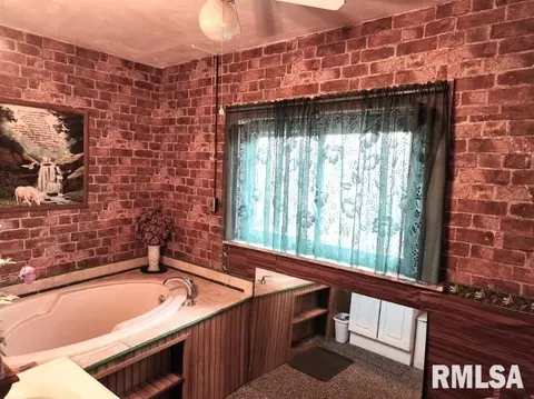 301 E Forrest Hill Ave, Peoria, IL 61603 photo 18
