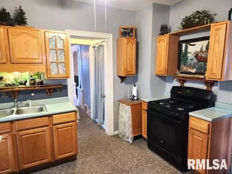 301 E Forrest Hill Ave, Peoria, IL 61603 photo 6