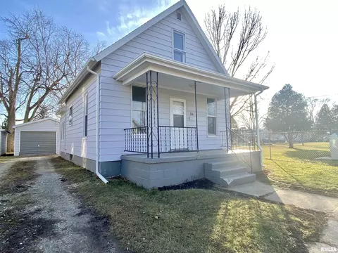 134 W Vine St, Canton, IL 61520