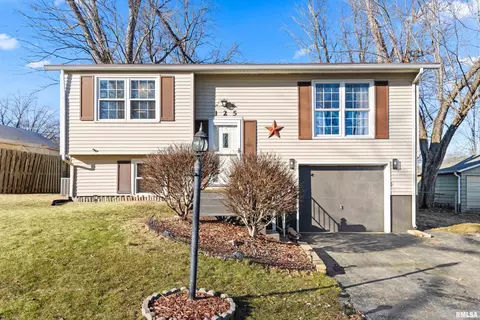 125 Pontiac Rd, Marquette Heights, IL 61554