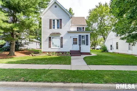 505 W Main St, Elmwood, IL 61529