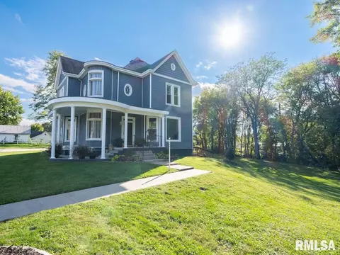 300 W Franklin St, Mackinaw, IL 61755