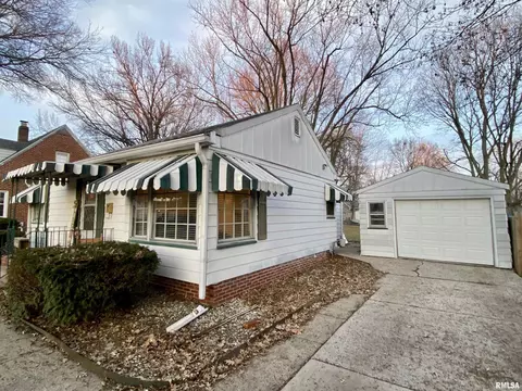 421 S Johnson St, Macomb, IL 61455 photo 3