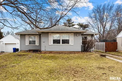 809 E Division Ave, Peoria Heights, IL 61616