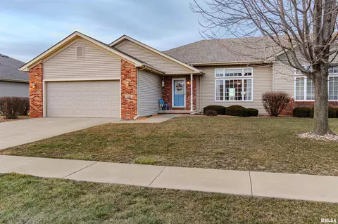 1315 Calvin Dr, Washington, IL 61571