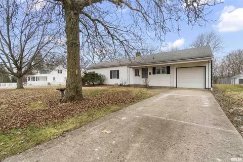 219 Timber Ln, East Peoria, IL 61611