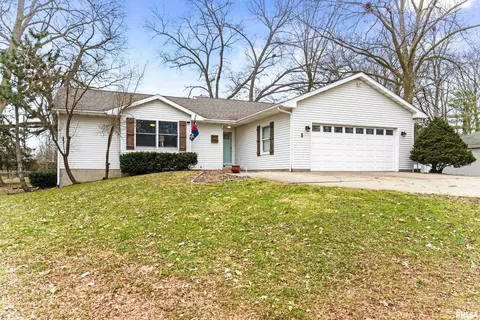 3400 Bloomington Rd, East Peoria, IL 61611