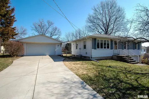 4214 SE Scholl Ct, Bartonville, IL 61607