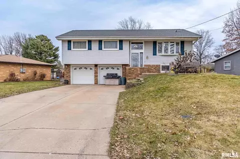 404 N Longbow Dr, Peoria, IL 61604