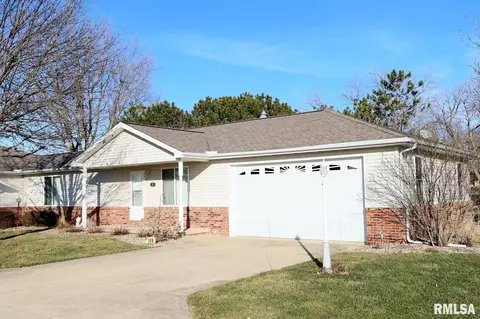 Exterior - 109 Easy St, Washington, IL 61571 photo 5 of 9
